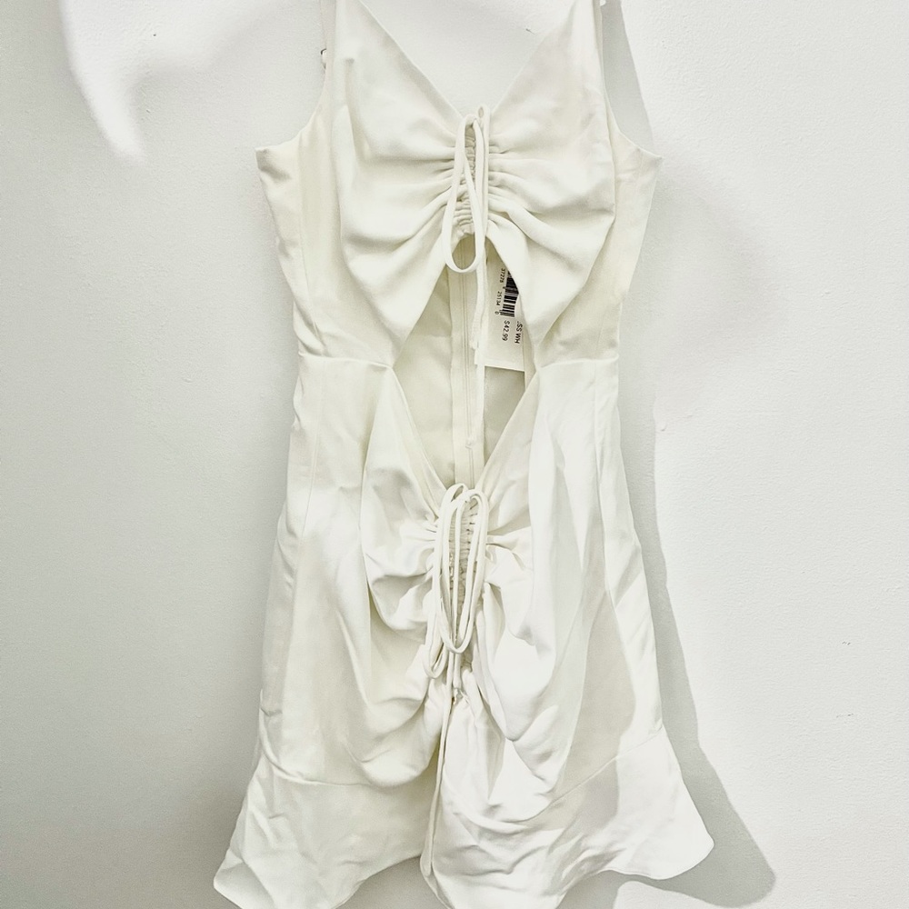 SMALL MINI WHITE DRESS CUTOUT
